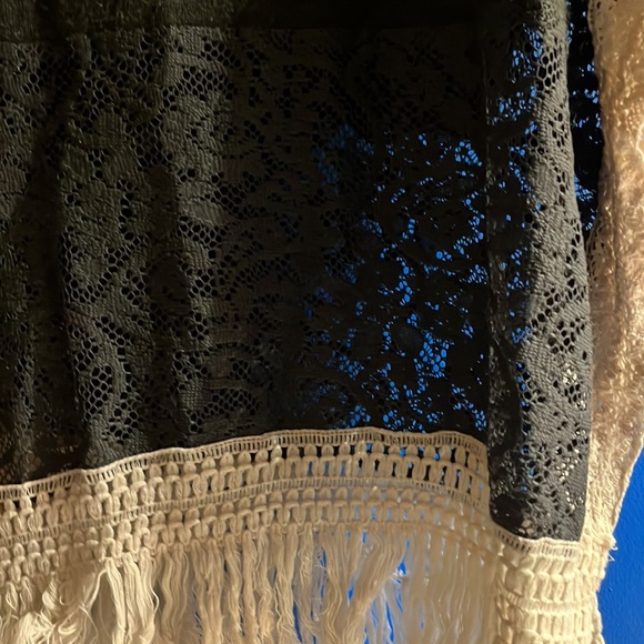 Ya Los Angeles boutique size small poncho style with lace - Picture 3 of 3